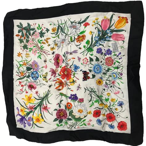 gucci foulard flora